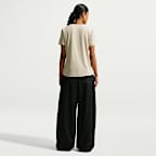 Nike Sportswear Club Essentials Damen-T-Shirt
