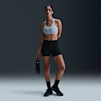Bra deportivo con almohadilla de media sujeción para mujer Nike Swoosh