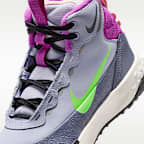 Botas para niños grandes con detalles reflejantes Nike Terrascout