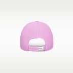 Gorra con logotipo de metal y estructura Nike Dri-FIT Club