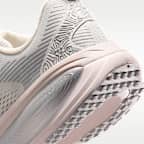 Nike Vomero 18 SE Women's Road-Running Shoes
