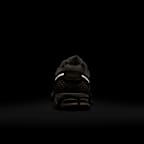 Nike Zoom Vomero 5 Women's Shoe with Reflective Design Accents