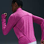 Playera de correr con protección UV de cierre de 1/4 para mujer Nike Swift Element