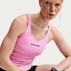 Playera de tirantes con bra deportivo de media sujeción para mujer Nike Pro Sculpt