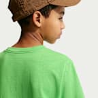 Playera para niños talla grande Nike Sportswear