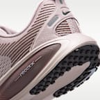 Tenis de correr en pavimento para niños grandes Nike Vomero 18