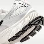 Nike V5 RNR Women's Shoes with Reflective Design Accents