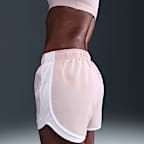Shorts de correr Dri-FIT de tiro medio con forro de ropa interior para mujer Nike Tempo