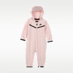 Ολόσωμη φόρμα με φερμουάρ σε όλο το μήκος Nike Sportswear Tech Fleece για βρέφη (0-9M)