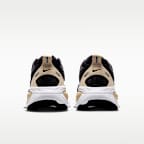 Tenis de correr en pavimento para hombre Nike College Vomero 18 (Purdue)