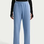 Nike Studio Fleece mittelschwere Hose mit mittelhohem Bund und offenem Saum (Damen)