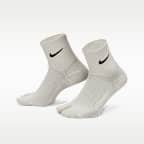 나이키 에브리데이 플러스 경량 앵클 스플릿 토 양말