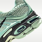 Tenis con detalles reflejantes para mujer Nike Air Max Moto 2K