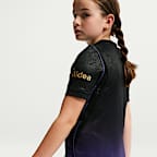 Replika venkovního fotbalového dresu FC Barcelona 2026/27 Stadium Kobe Dri-FIT pro větší děti