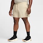 Shorts versátiles Dri-FIT de 13 cm sin forro para hombre Nike Form