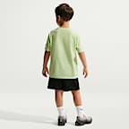 Conjunto de 2 piezas con shorts de French Terry holgados para niños talla pequeña Nike Sportswear In The Zone