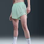 Shorts de correr Dri-FIT de tiro medio con forro de ropa interior para mujer Nike Tempo
