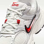 Nike V5 RNR Women's Shoes with Reflective Design Accents