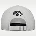 Gorra universitaria Nike ajustable para hombre Iowa Sideline Club Practice