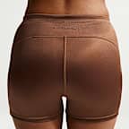 Shorts de tiro medio de 5 cm con cordón de ajuste para mujer NikeSKIMS Satin Shine
