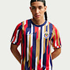 Playera de futbol de manga corta Nike Dri-FIT para antes del partido para hombre C.D. Guadalajara