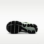 Tenis con detalles reflejantes para niños grandes Nike Vomero 5