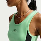 Camiseta de tirantes ajustada cropped para mujer Nike Sportswear