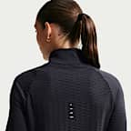 Nike Swift-løbetrøje med Therma-FIT-rullekrave til kvinder