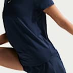 Dámské 8cm kraťasy Dri-FIT Nike One se středně vysokým pasem a všitými kalhotkami