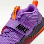 รองเท้าบาสเก็ตบอลเด็กโต Nike Team Hustle D 12