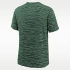 Playera Nike Dri-FIT de la NFL para niños talla grande Green Bay Packers Sideline Team Issue Velocity