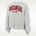 Sudadera de cuello redondo sin cierre Nike de la NFL oversized para mujer Tampa Bay Buccaneers Primetime Phoenix