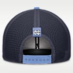 Gorra de rejilla universitaria Nike Dri-FIT ajustable para hombre North Carolina Legacy Arch Rise