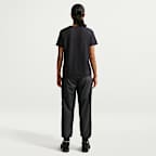 Nike Sportswear Essentials Damen-T-Shirt mit Logo