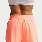 Nike Swift Breathe Dri-Fit Laufshorts mit integriertem Slip und mittelhohem Bund (Damen, ca. 6,5 cm)