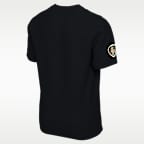 Playera de futbol con logotipo para hombre Nike