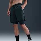 Shorts versátiles Dri-FIT de 18 cm 2 en 1 para hombre Nike Unlimited