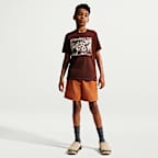 Playera Dri-FIT Topography para niños talla grande Nike ACG