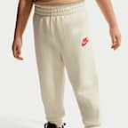 Conjunto de sudadera con gorro sin cierre y joggers de tejido Fleece infantil Nike