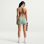 Shorts Dri-FIT 2 en 1 de tiro medio de 8 cm para mujer Nike One