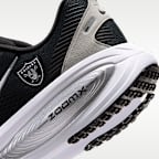 Tenis de correr en pavimento de la NFL para hombre Nike Vomero 18 (Las Vegas Raiders)