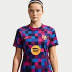 Playera de futbol Nike Dri-FIT para antes del partido para mujer, FC Barcelona