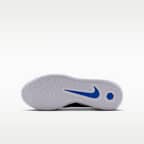 Nike Jr. Phantom 6 Low Academy Older Kids' Indoor/Court Football Shoe