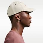 나이키 스포츠웨어 언스트럭처드 캡