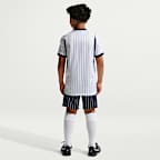 Inter Mailand 2026/27 Stadium Away Nike Dri-FIT Replika-Fußballshorts (ältere Kinder)