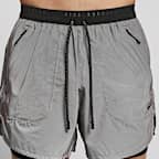 ナイキ メンズ 10cm 2イン1 リフレクティブ (再帰反射) デザイン ランニングショートパンツ