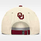 Gorro universitario marca Jordan ajustable para hombre Oklahoma Primetime 2-Tone Club