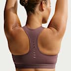 Bra deportivo de alta sujeción con forro ligero para mujer Nike Swift