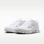 NIKE REAX 8 NSW SL