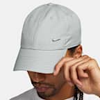 Nike Dri-FIT Club Unstructured Metal Swoosh Cap